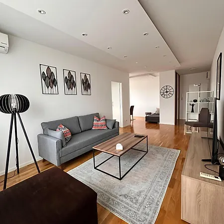 Dvor Center Apartment,14th Floor View Apartman *